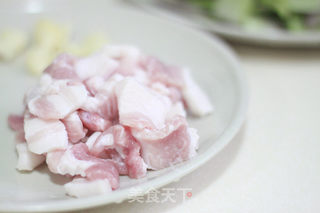 大扁豆炒五花肉的做法步骤:3