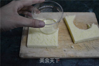 简单DIY像西点店般的甜点——【黄桃慕斯杯】的做法步骤:3