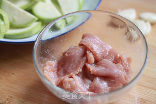 西葫芦炒肉片的做法步骤:3
