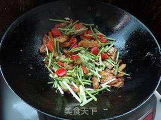 野韭菜苔回锅肉的做法步骤：7