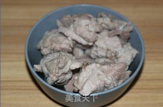银耳龙骨汤的做法步骤:3