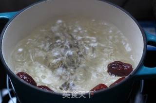 银耳龙骨汤的做法步骤:5