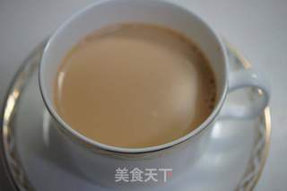 简单几步做出香浓好喝的奶茶的做法步骤:4