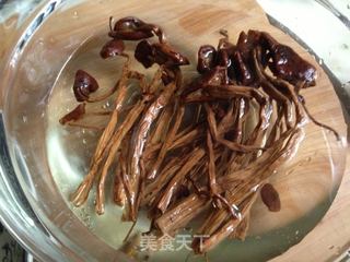 【茶树菇炖鸽子】的做法步骤:2