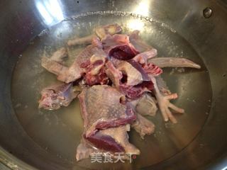 【茶树菇炖鸽子】的做法步骤:4