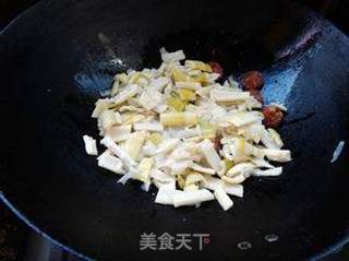 腊肠炒山笋的做法步骤:6