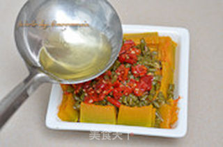 酸豆角剁椒蒸南瓜的做法步骤:6
