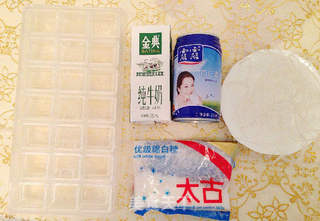 麻将杏仁豆腐的做法步骤：1
