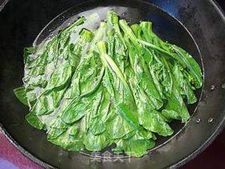 白灼菜心的做法步骤：3
