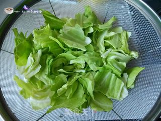 手撕包菜的做法步骤:2