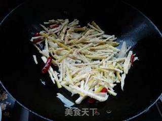韭菜炒野笋的做法步骤:4