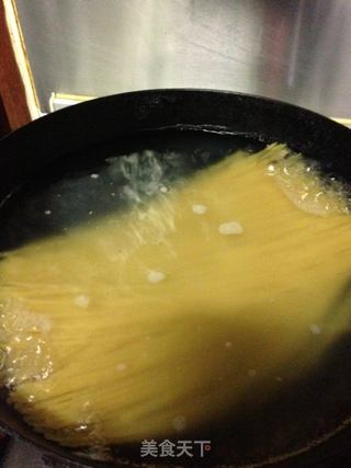 意大利面的做法步骤:3
