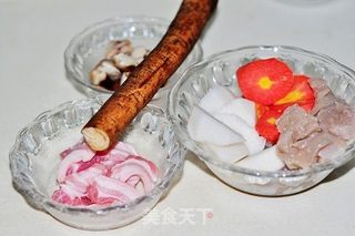 再话深夜食堂---五花肉味噌汤的做法步骤：1