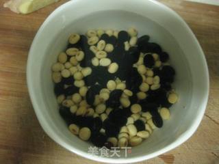 红枣黑豆浆的做法步骤:2