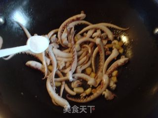 零厨艺快手美味小炒【酱爆鱿鱼须】的做法步骤：7