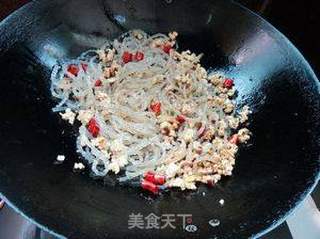 肉末韭菜炒粉条的做法步骤:8
