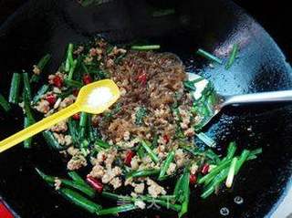 肉末韭菜炒粉条的做法步骤:10