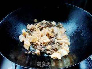 鸡腿烧腐竹的做法步骤:7