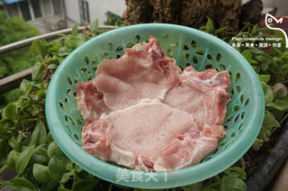 波罗蒂豆香煎猪排的做法步骤：2