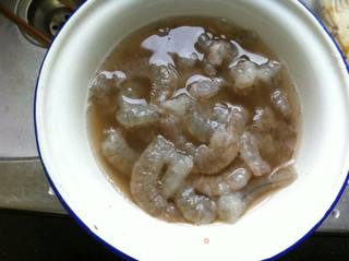 水晶虾仁的做法步骤:2