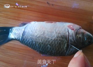 鲫鱼豆腐汤的做法步骤:2