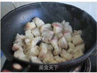 家宴必备豪华版红烧肉——海参红烧肉的做法步骤:4