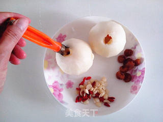 杏仁炖雪梨 - 秋冬季节的好伴侣的做法步骤:2