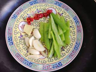 【辣炒千张】---豆腐皮也很美味的做法步骤:6