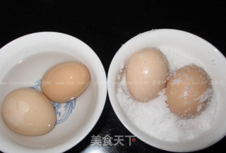 咸鸡蛋 自做的做法步骤:2