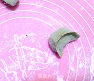 【彩色水饺】----色彩斑斓家宴宠儿的做法步骤：10