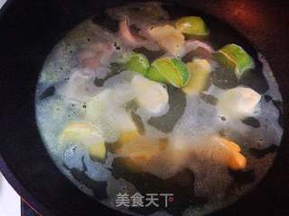 【彩色水饺】----色彩斑斓家宴宠儿的做法步骤：11