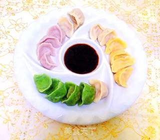 【彩色水饺】----色彩斑斓家宴宠儿的做法步骤：12