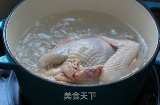 秋季补气汤----黄芪老鸡汤的做法步骤:3