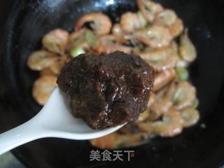 豆瓣酱炒虾的做法步骤:8