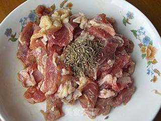 孜然羊肉的做法步骤:3