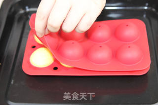cake pops棒棒糖蛋糕,蛋糕界中的“迷你冠军”。的做法步骤:6