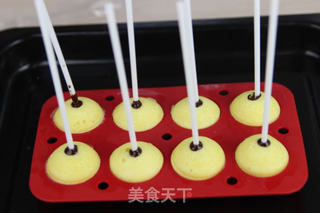 cake pops棒棒糖蛋糕,蛋糕界中的“迷你冠军”。的做法步骤:7
