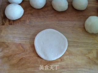 豆沙花卷面包的做法步骤:5