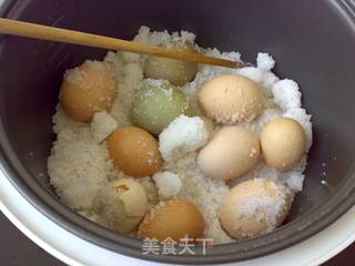 盐焗土鸡蛋的做法步骤:6