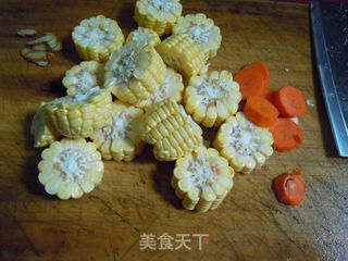 金黄色的秋天-------玉米大骨头汤的做法步骤:3