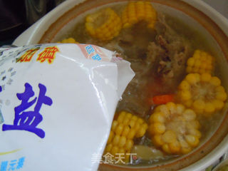 金黄色的秋天-------玉米大骨头汤的做法步骤:9