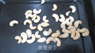 芹菜腰果的做法步骤:2