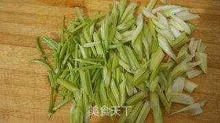 芹菜腰果的做法步骤:4