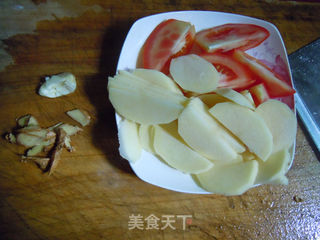 金花色的秋天-----土豆西红柿炖牛腩的做法步骤:2