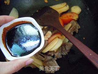 金花色的秋天-----土豆西红柿炖牛腩的做法步骤:9