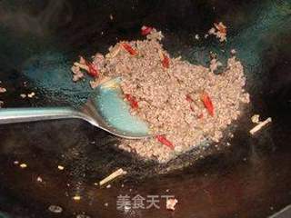 酸瓜炒牛肉的做法步骤:4