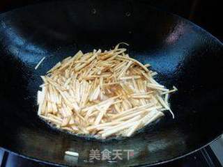 甜笋炒粉丝的做法步骤:5