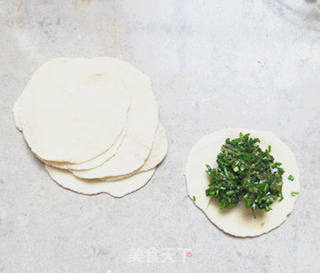 猪肉韭菜煎饺的做法步骤:7