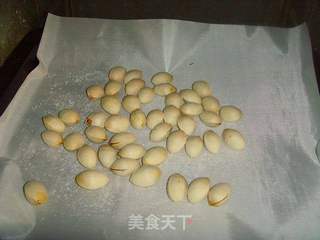 软糯清香---盐烤白果的做法步骤:3