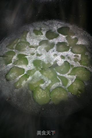 丝瓜汤的做法步骤:5